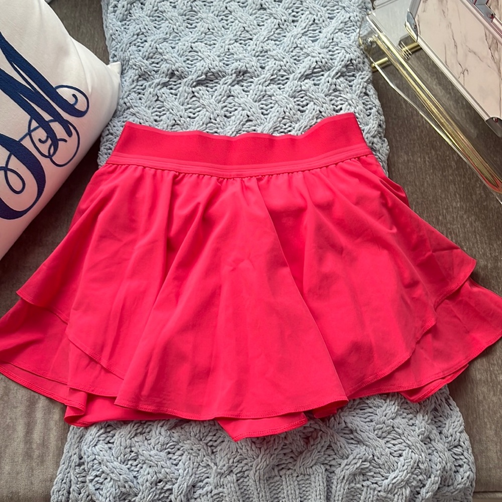 NWOT Lululemon Court Rival High Rise Skirt size 2 with liner